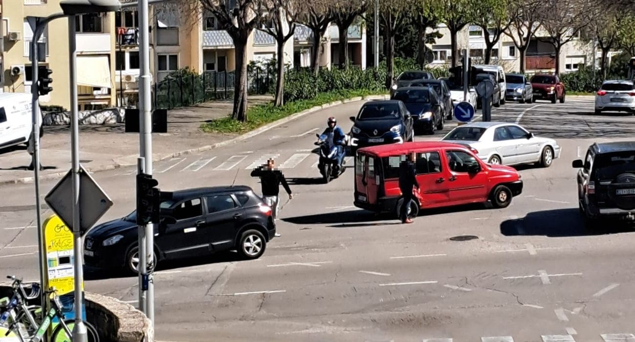 Prometna na križanju Velebitske ulice i Zagorskog puta