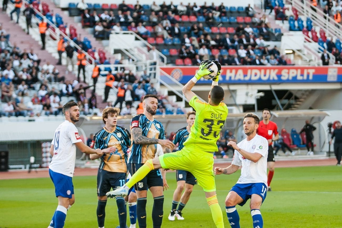 HAJDUK - RIJEKA 2-1: Kalik brzo izveo aut, Rakitić odlično ubacio, a Trajskovski fenomenalno zabio