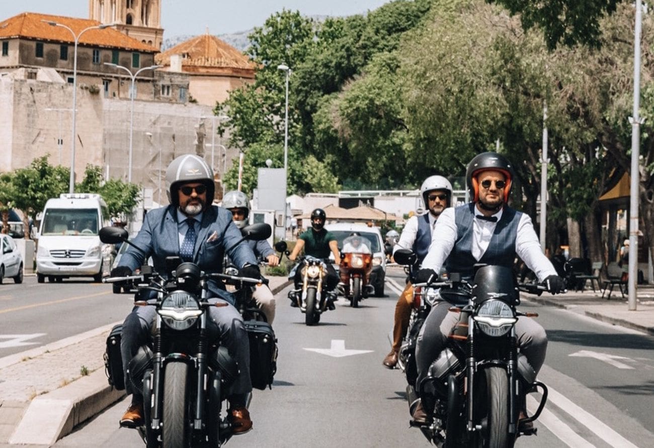 HVALEVRIJEDNA AKCIJA Moto vožnja Splitom u finim odijelima protiv raka prostate