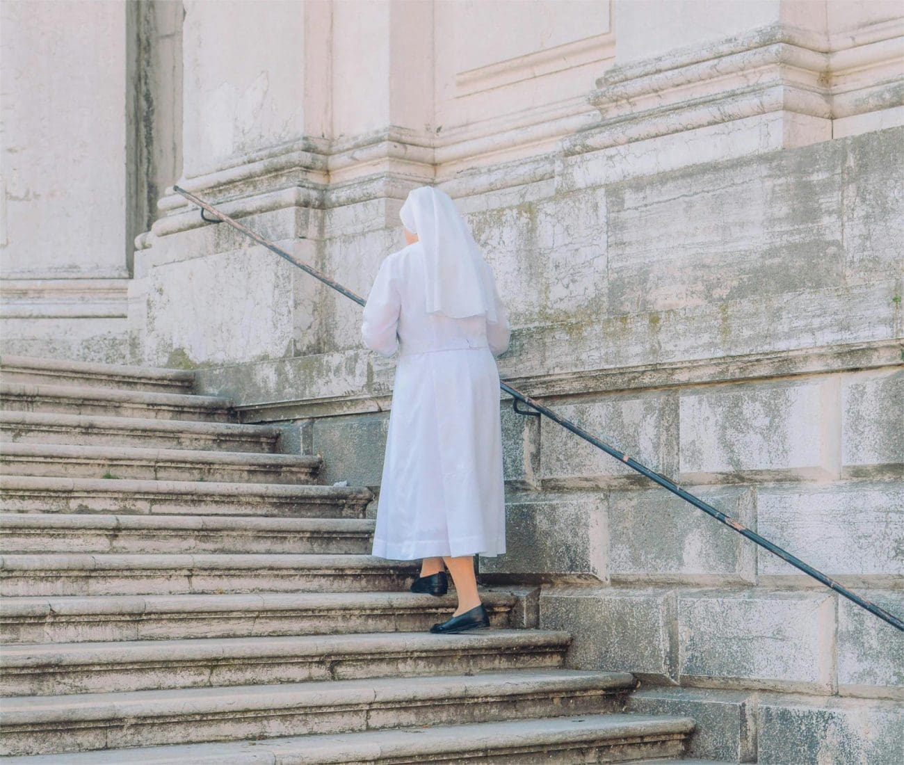 Papa Franjo pohvalio žene, ali skandali u Crkvi ostaju neistraženi: Tko zaista drži konce u Vatikanu?