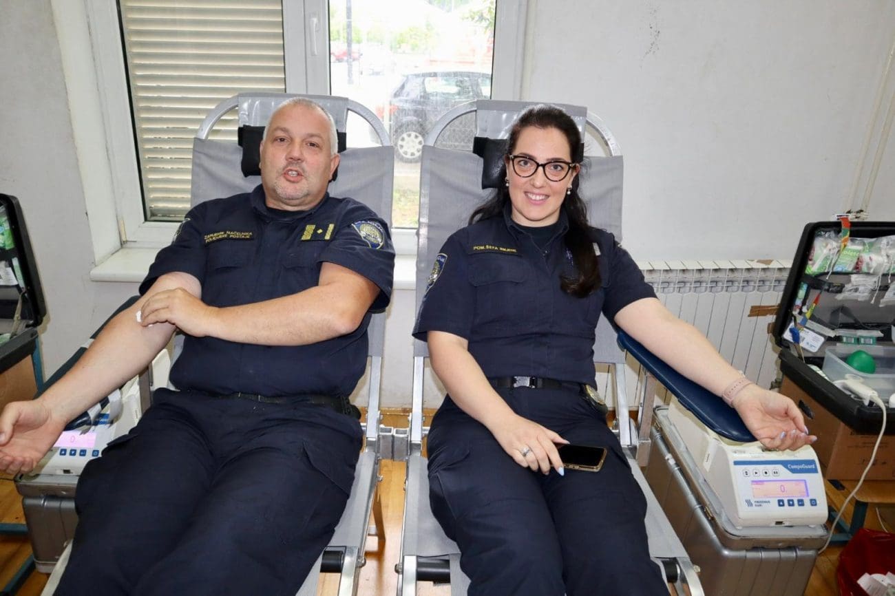 SRCE HUMANOSTI U SOLINU: Policajci, vatrogasci i motociklisti udružili snage i spasili živote