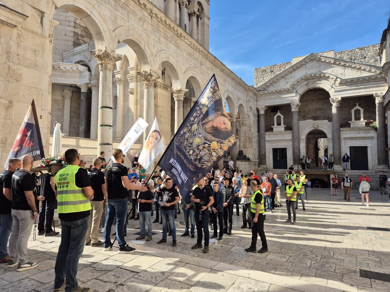 U centru Splita 'Marijini ratnici' opet mole za čednost!