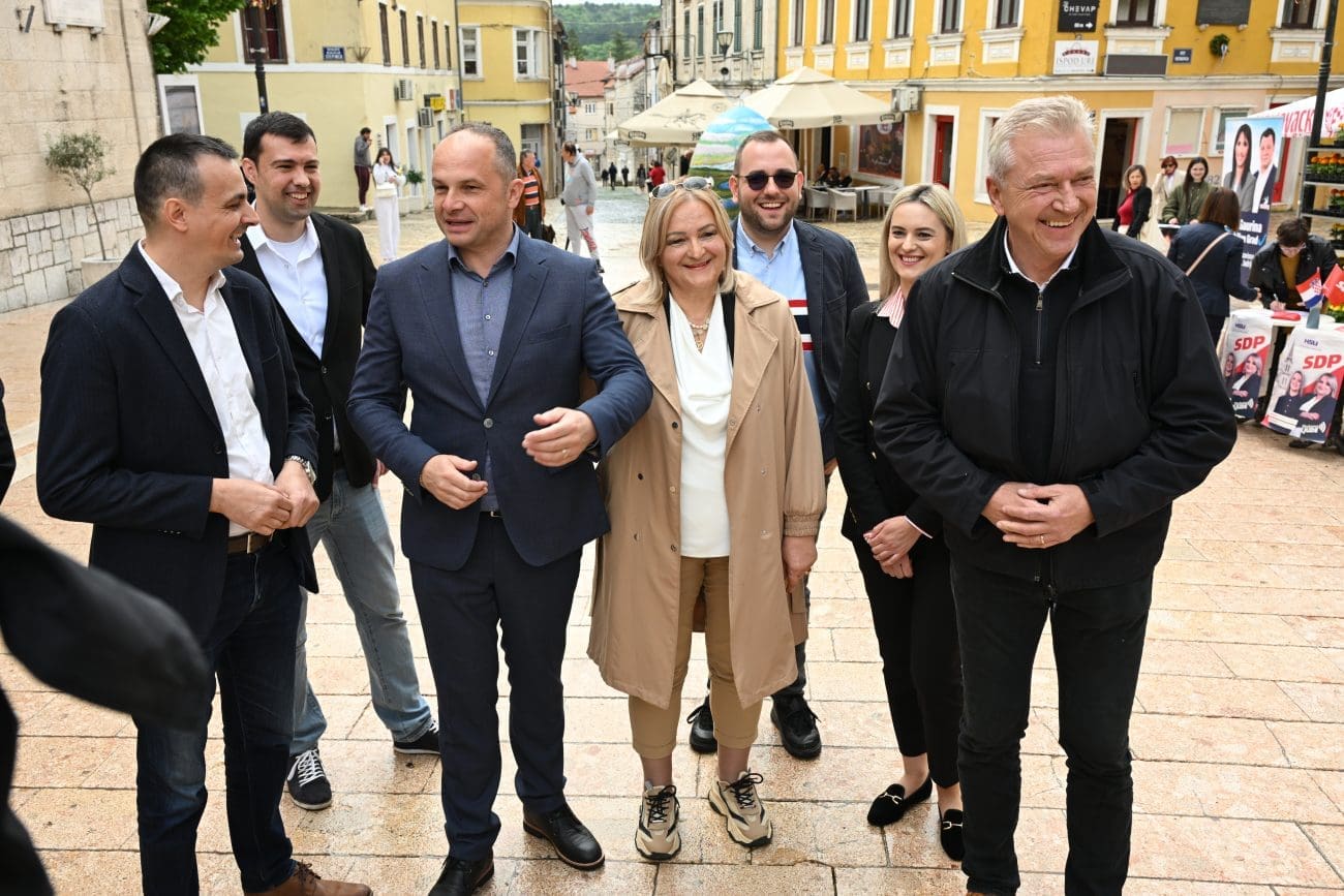 INTERVJU Nataša Delonga Poparić (SDP): "Sinjski macho bastion puknut će pred ženama". Odgojena sam u obitelji u kojoj je jedna strana bila ‘crvena’, a druga konzervativna i religiozna