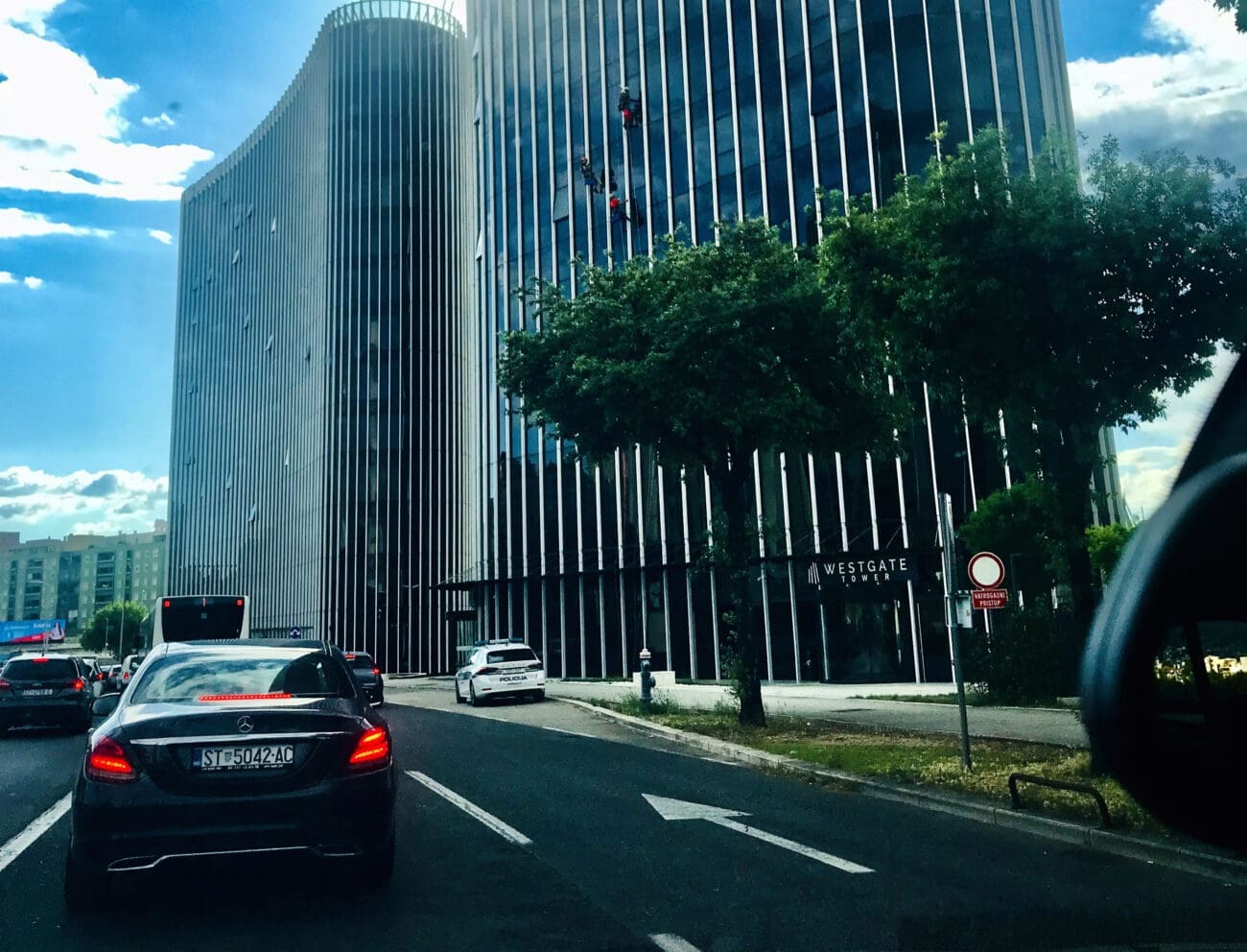 Samo gledanje ovog prizora iz Splita izaziva strah, vrtoglavicu, ali i divljenje!