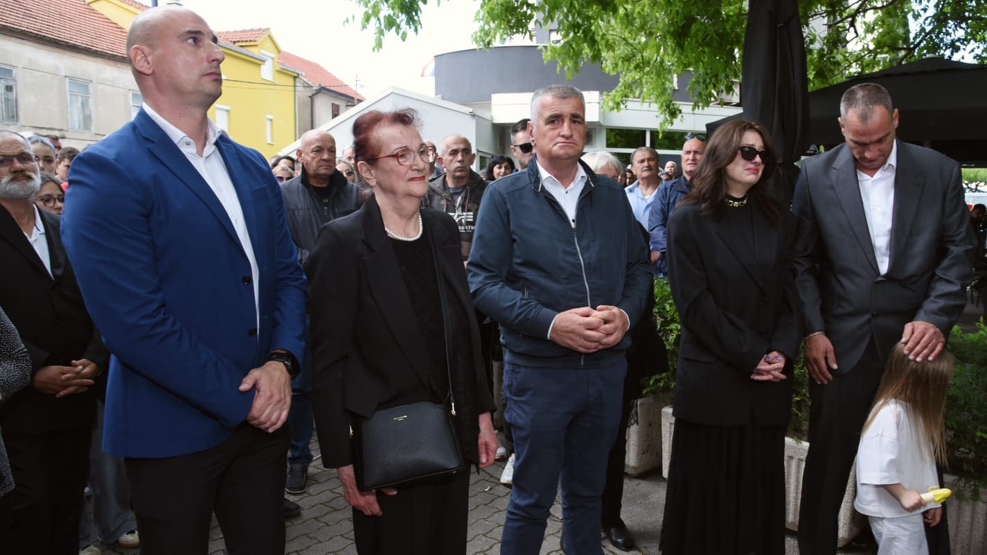 U Sinju danas svečano obilježen Dan državnosti i Dan branitelja Sinja i Cetinske krajine