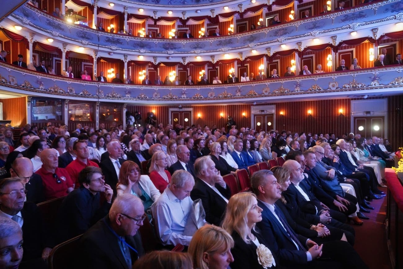 NEVJEROJATNO Oporbeni vijećnici napustili svečanu sjednicu Gradskog vijeća Grada Splita