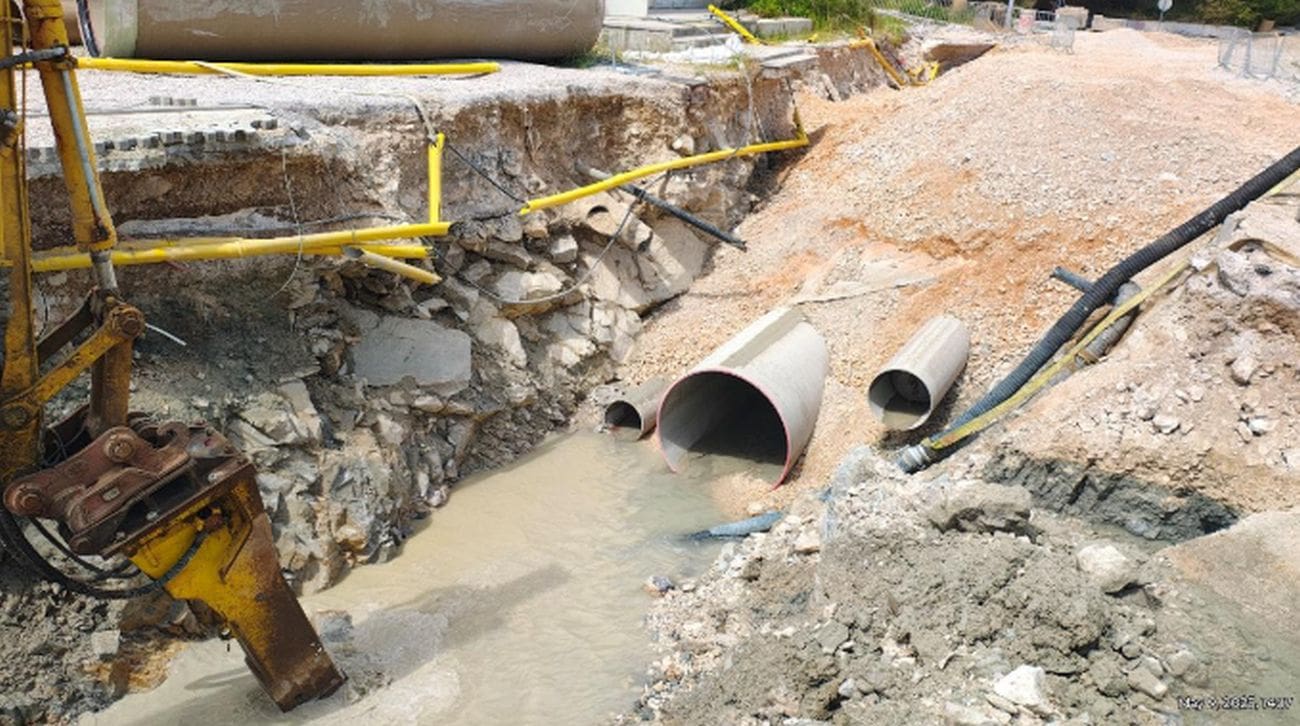 Zbog radova na šetnici plaže Trstenik moguće je povremeno zamućivanje mora