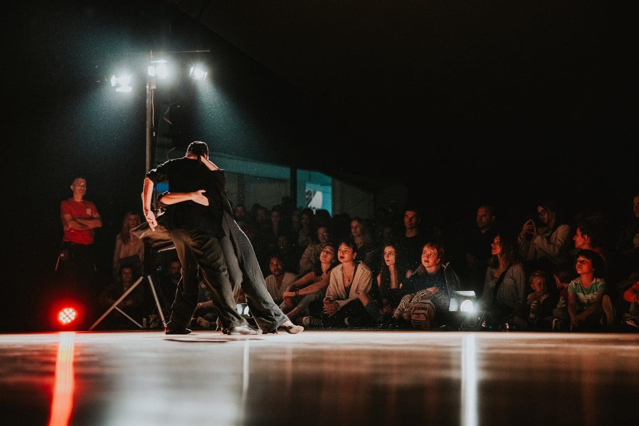 Cirkus Kolektiv vas poziva na 8. Open stage, otvorenu večer performansa!