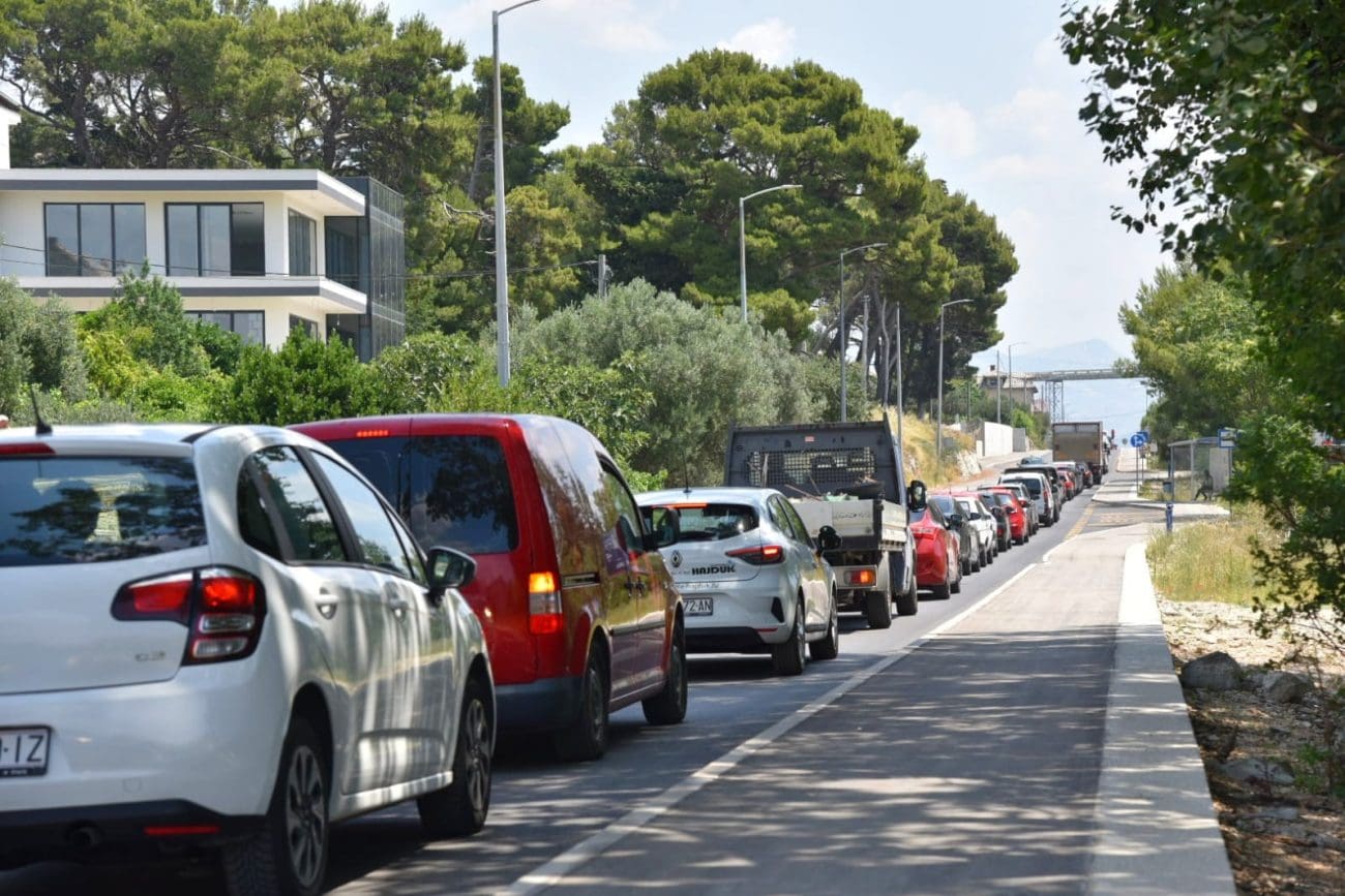 Prometna gužva i nepregledne kolone: Nazire li se kraj radova u Kaštel Sućurcu?