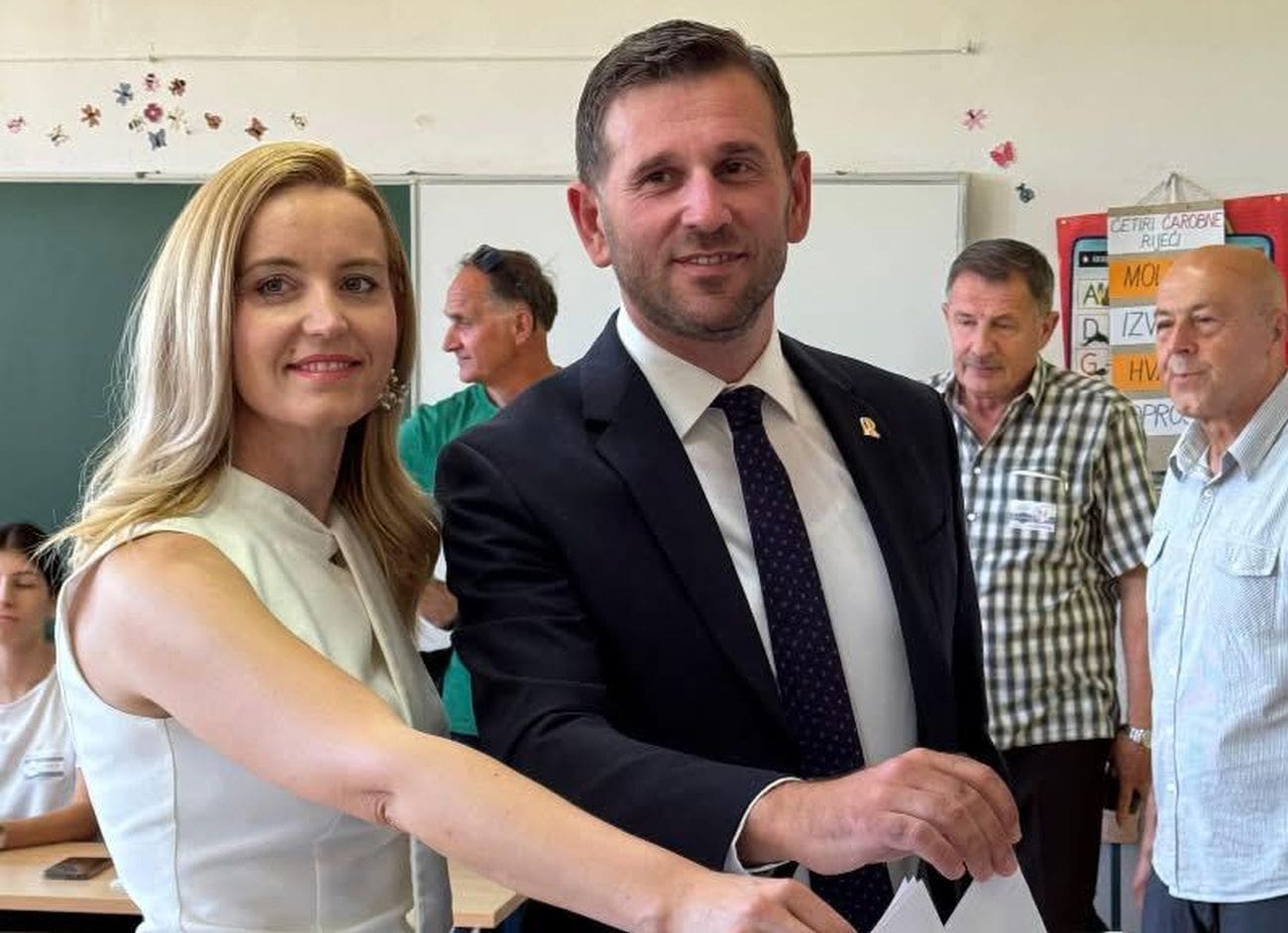 Šuta izašao na biralište: "Pozivam sve sugrađanke i sugrađane Splita da izađu na izbore"