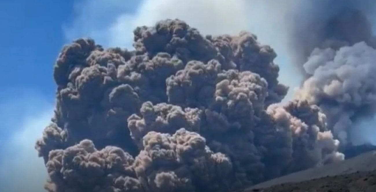 VIDEO Erumpirao vulkan Etna, ljudi bježe u panici