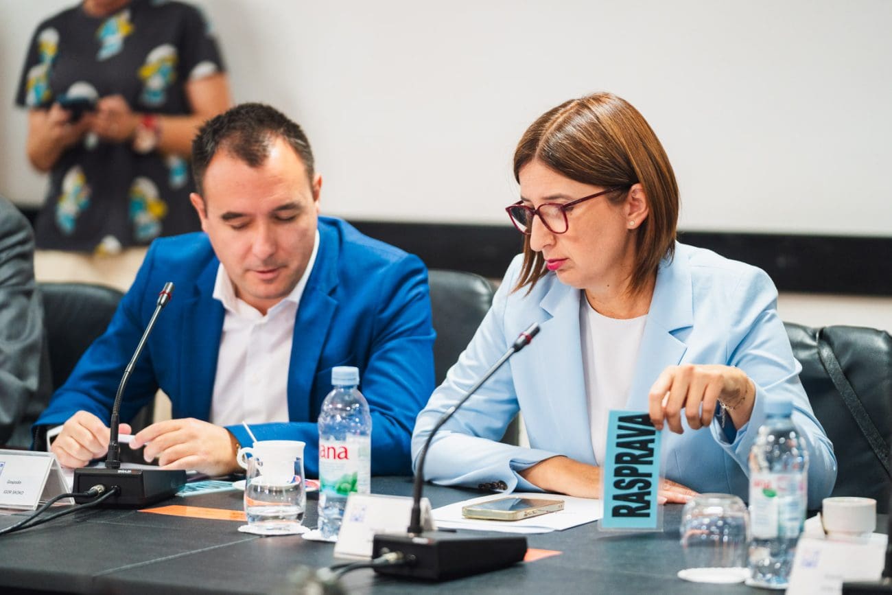 Balov (HDZ): "Imali ste četiri godine izraditi GUP, a niste". Skoko (Centar): "Vas ne zanima GUP, nego podjela plijena"