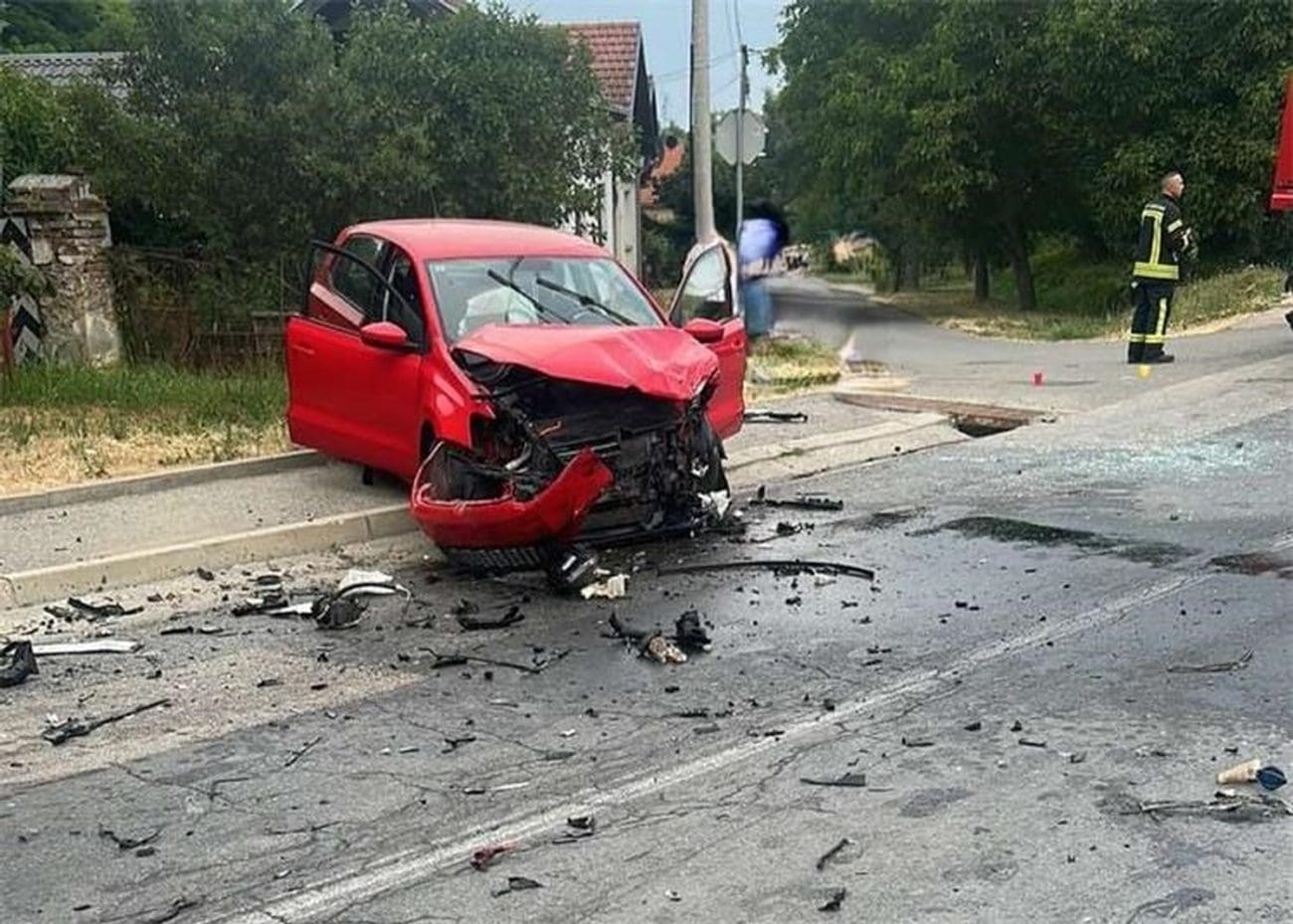 Šest osoba ozlijeđeno u prometnoj nesreći, troje teško!