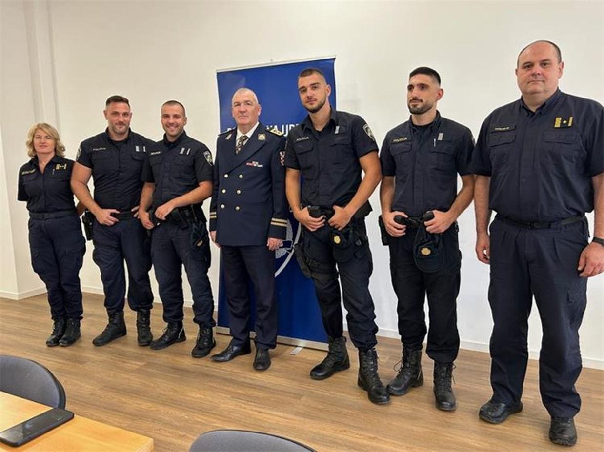 Ovo su policajci koji su u Dalmaciji spasili obitelj iz goruće kuće