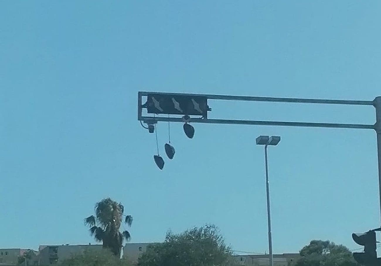 Ovo je semafor u Splitu. Još uvijek radi i signalizira vozačima...