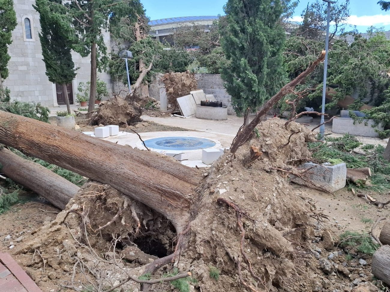 Fotografije koje potresaju: Ovako izgleda omiljeno vjersko mjesto u Splitu dan nakon nezapamćene oluje!