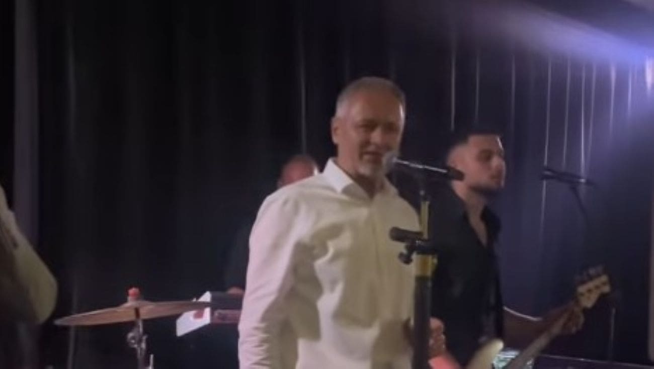 Nakon spektakla na Hipodromu, Thompson mladencima priredio svadbeno iznenađenje