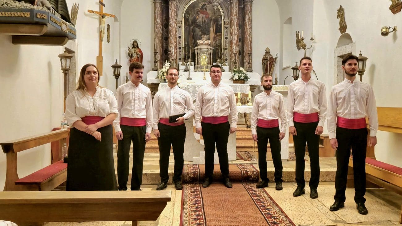 Drveniško kulturno ljeto: Klapa Dežgracija oduševila publiku u crkvi sv. Jurja