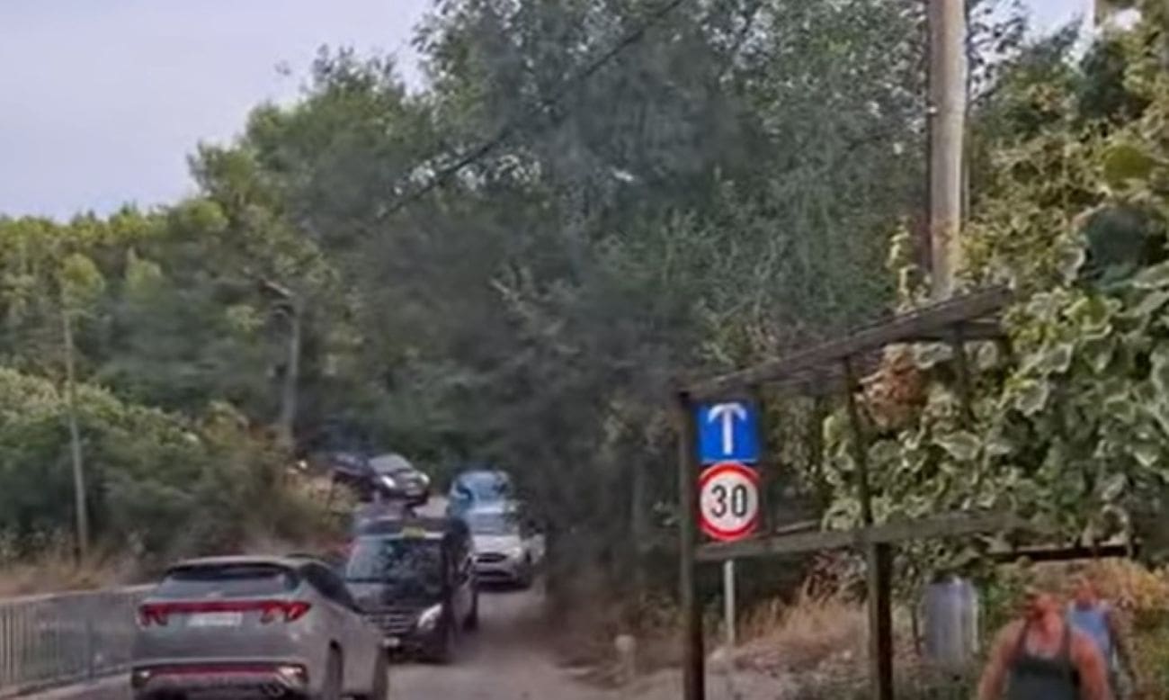 TOTALNI KAOS U PODSTRANI Pogledajte što se dogodi jer se vozači ne pridržavaju nove regulacije, stigla i policija