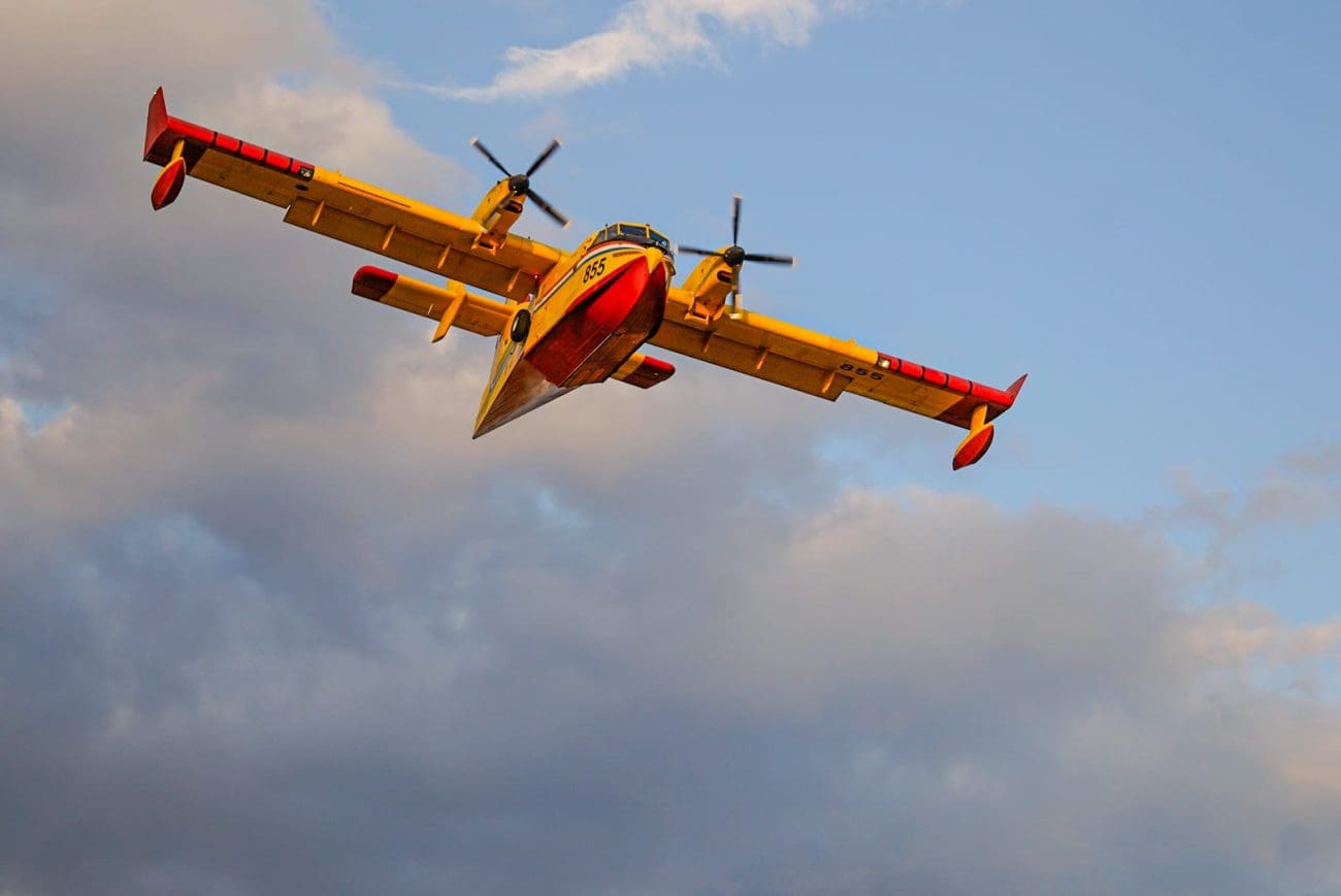 Požar u Makarskoj stavljen pod kontrolu, vatrogasci će i dalje dežurati