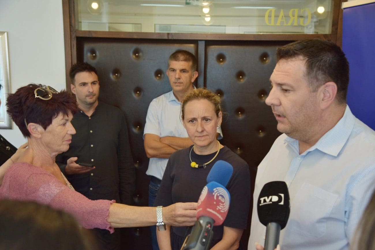 Ministrica Obuljen Koržinek u posjetu Kaštelima: "Razgovarali smo o mogućim ulaganjima Ministarstva u kulturnu baštinu"