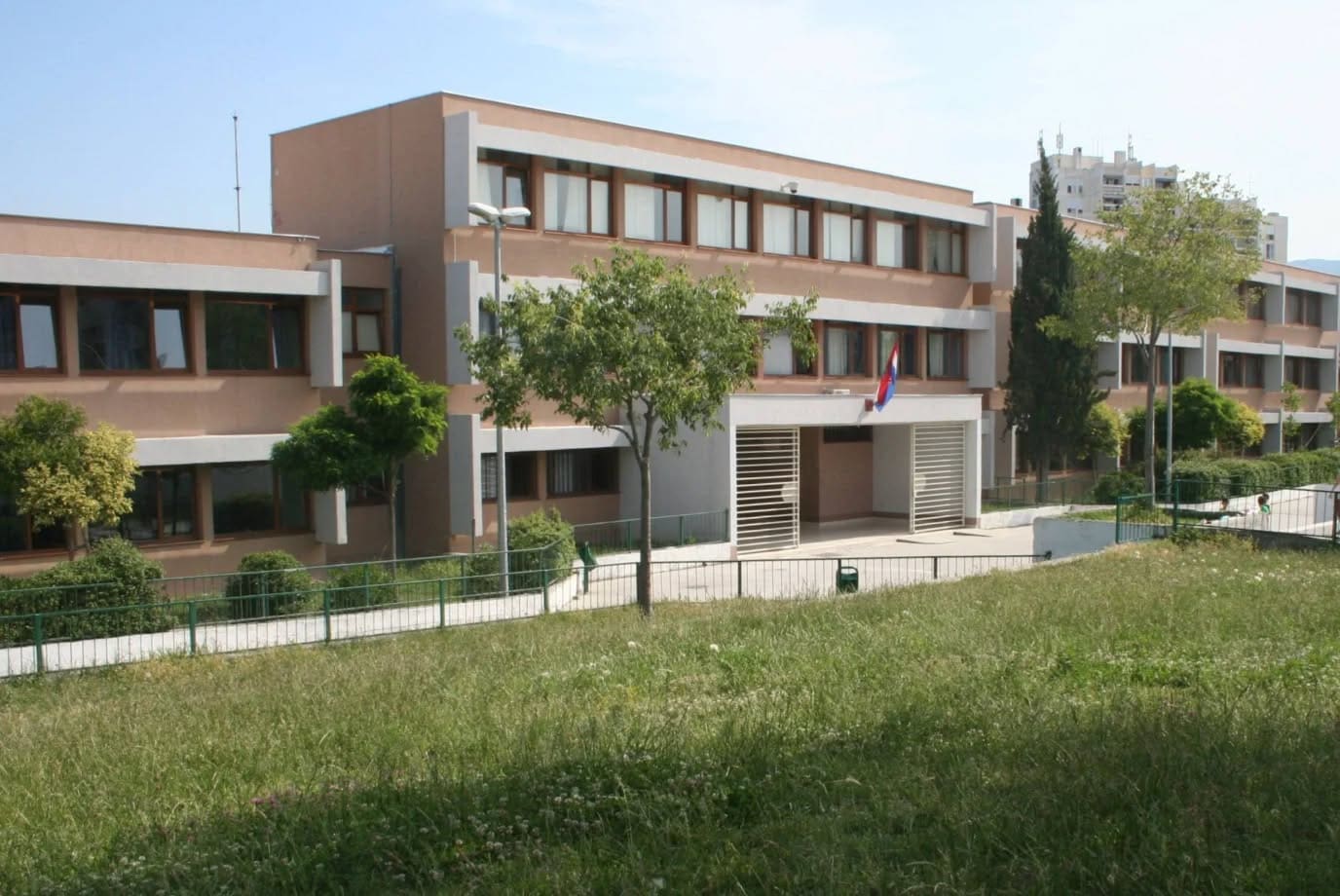 SJAJNE VIJESTI ZA SPLIĆANE! Odobrena bespovratna sredstva za dogradnju školske dvorane Osnovne škole Sućidar