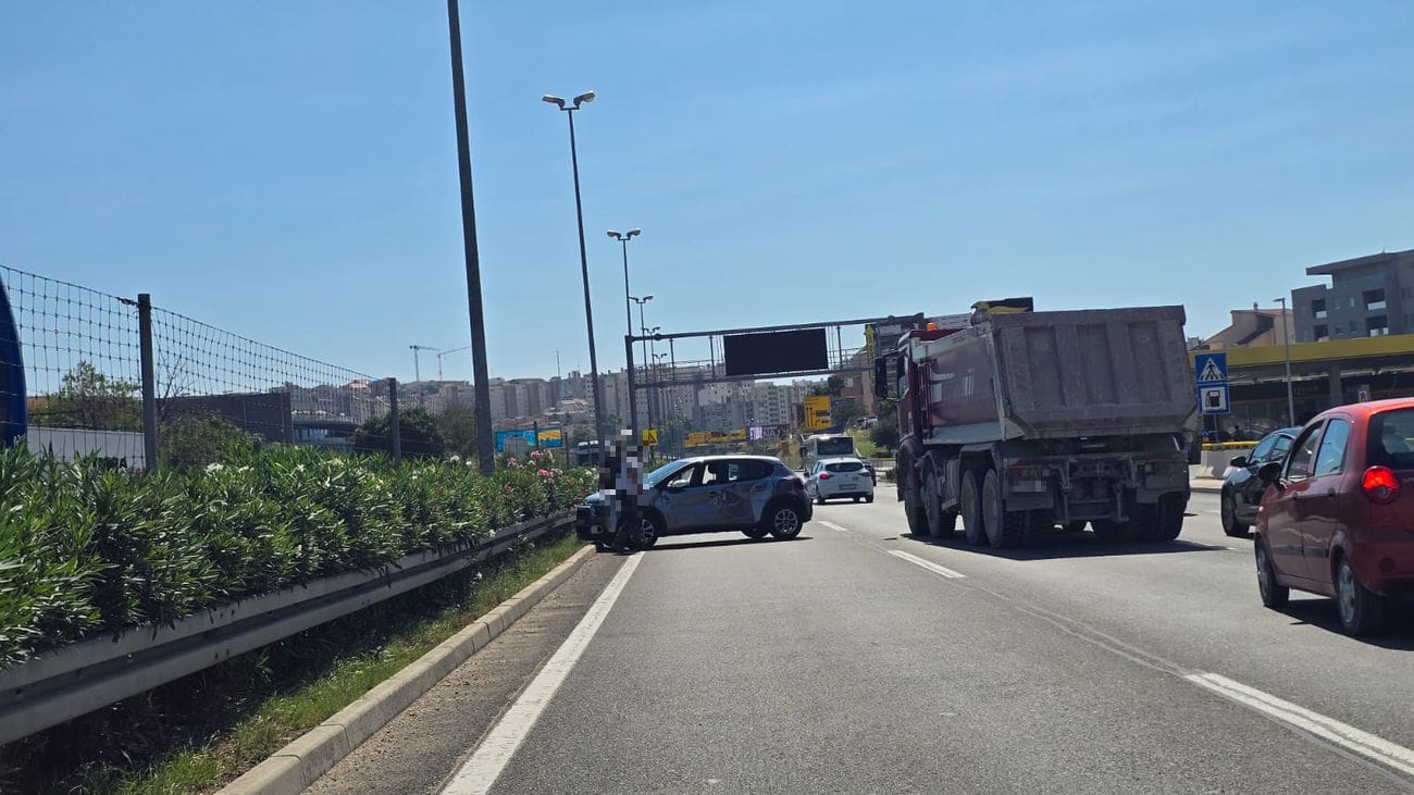 Sudar na Smokoviku: Jedna osoba ozlijeđena u sudaru auta i teretnog vozila