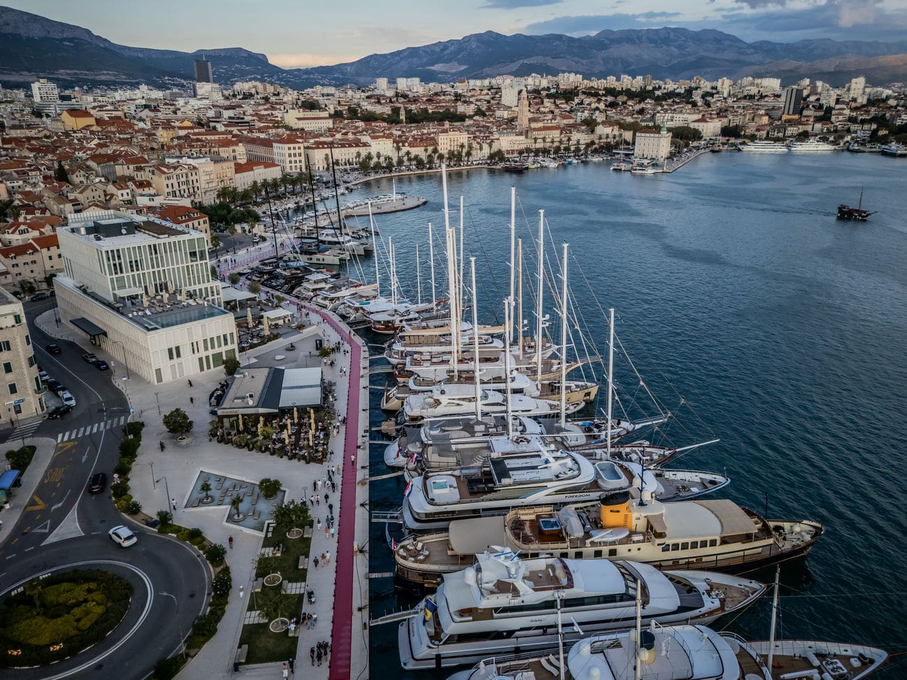 SUTRA POČINJE CROYA 2025: Splitska Zapadna obala postaje pozornica nautičkog luksuza