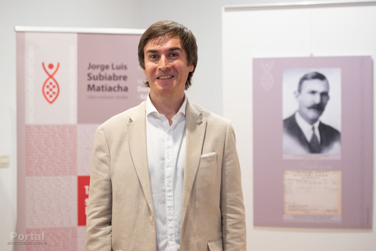 U Dugopolju izložba fotografija o iseljenicima u Čile: "Tamo gdje su moji korijeni"