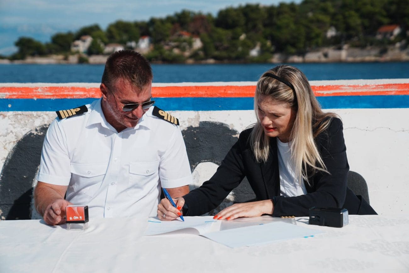 katamaran orangina naranca krilo split solta foto igor 13