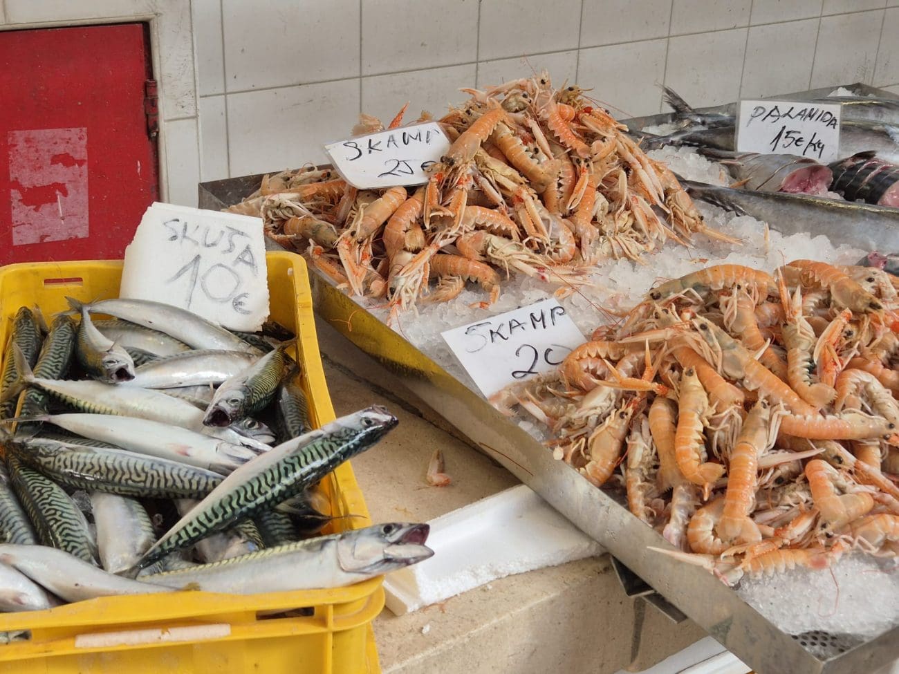 Posjetili smo splitsku peškariju, evo kako znati je li riba doista svježa