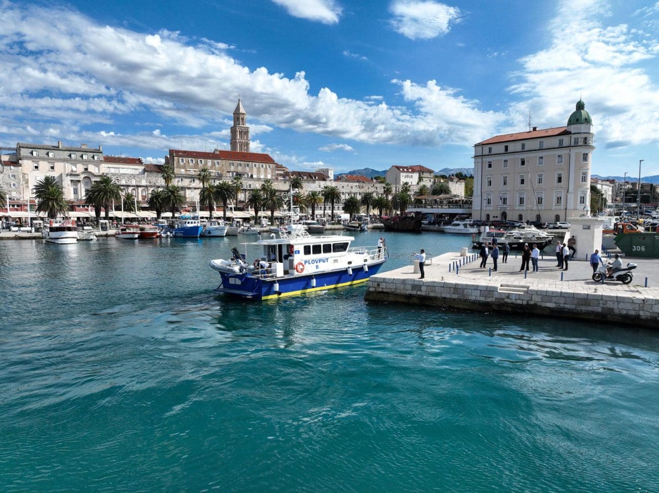Iskra brodogradilište Šibenik isporučilo Plovputu aluminijsku radnu brodicu za održavanje objekata pomorske signalizacije