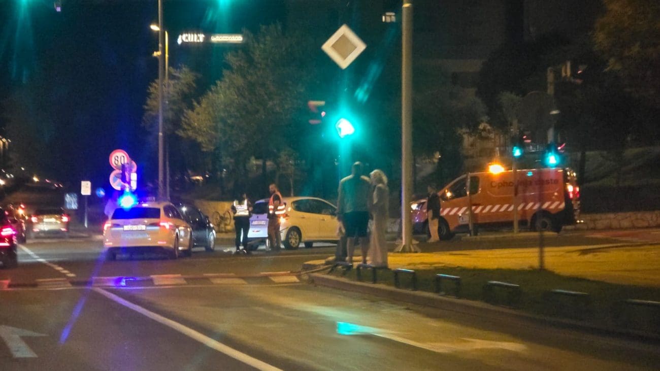 Sudar dvaju automobila u Ulici Domovinskog rata