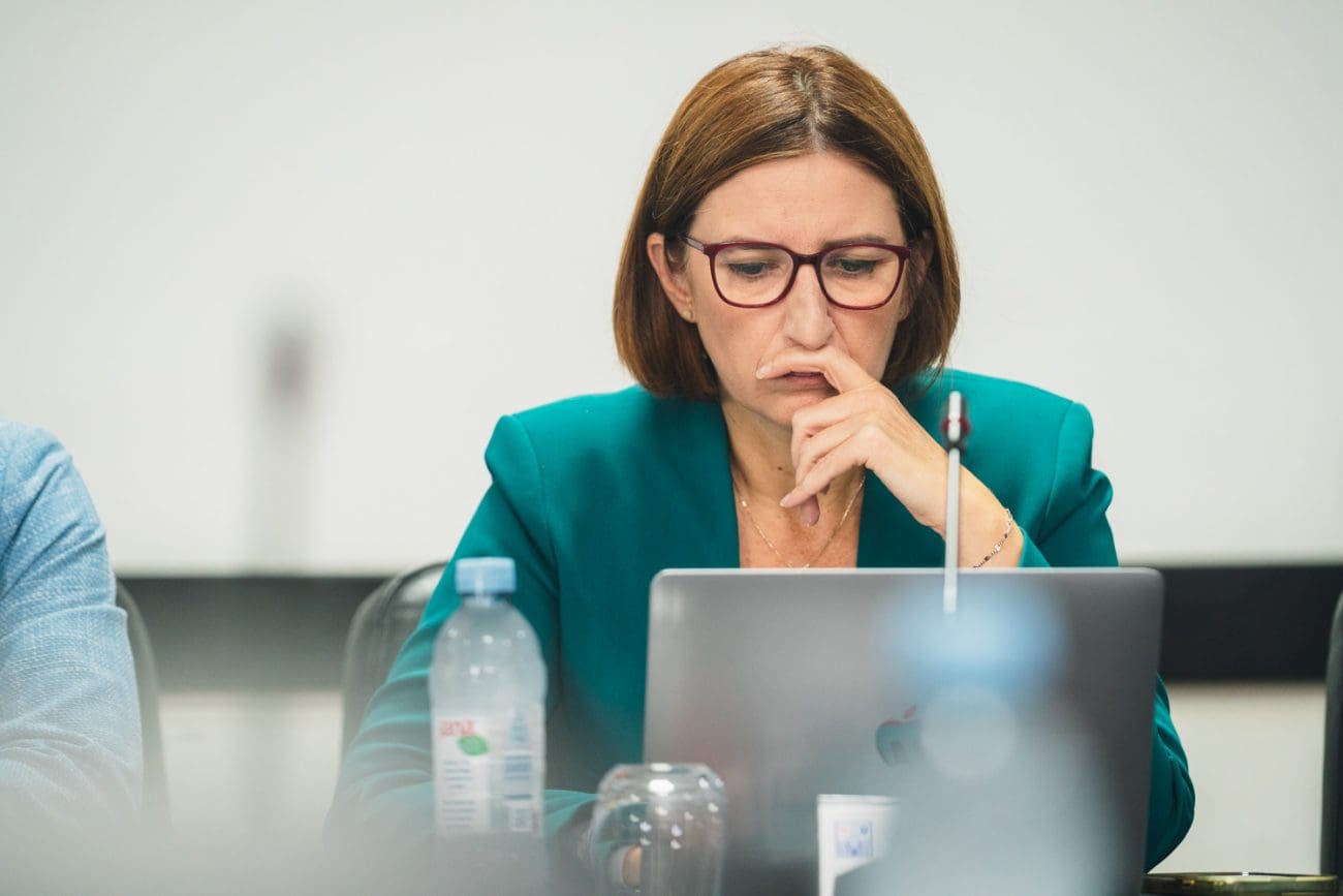 Marijana Puljak u Saboru: "Marjan je kulturno dobro, a pretvoren je u ilegalno naselje"