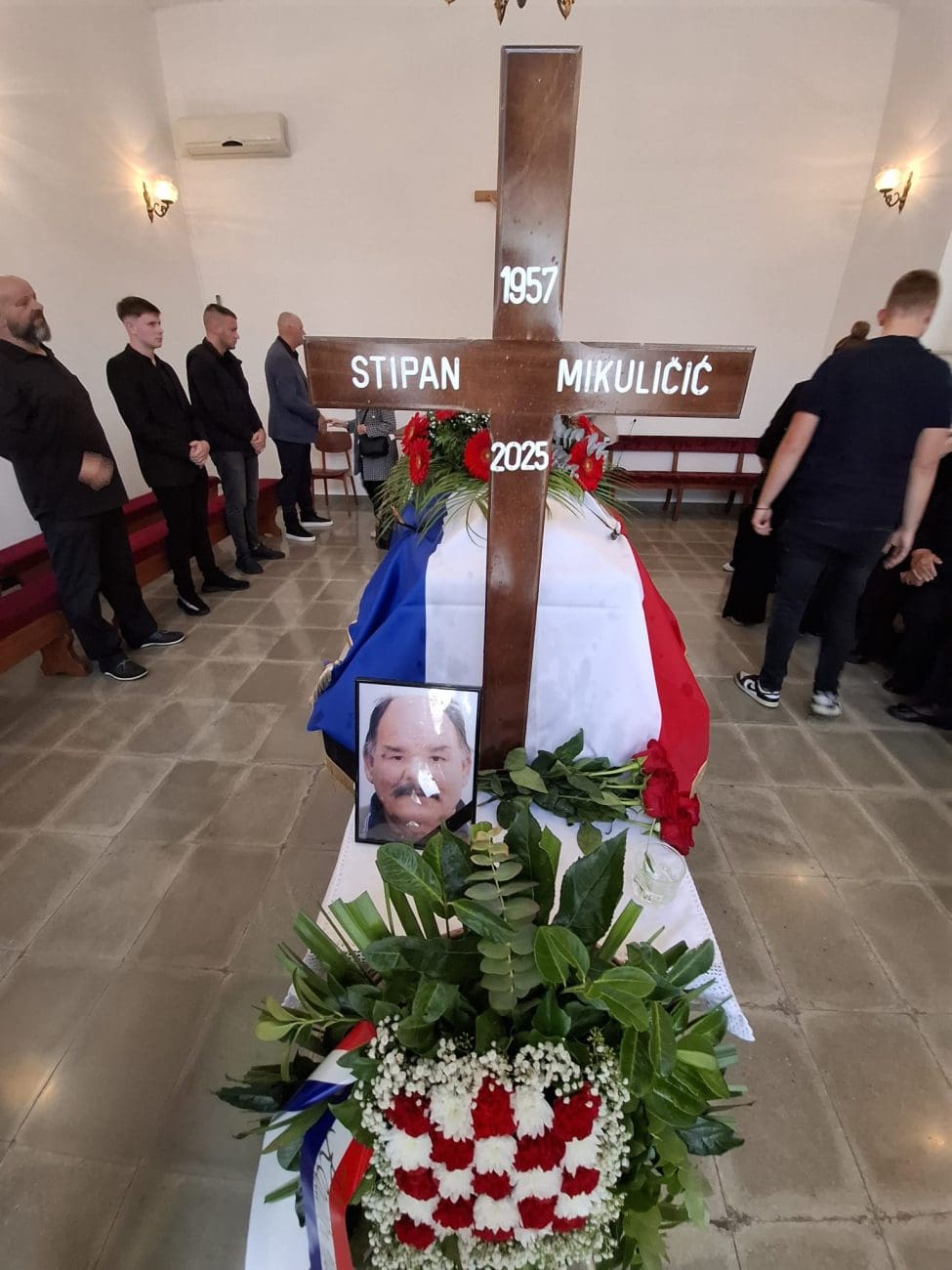 STIPE LEGENDA SPROVOD 7