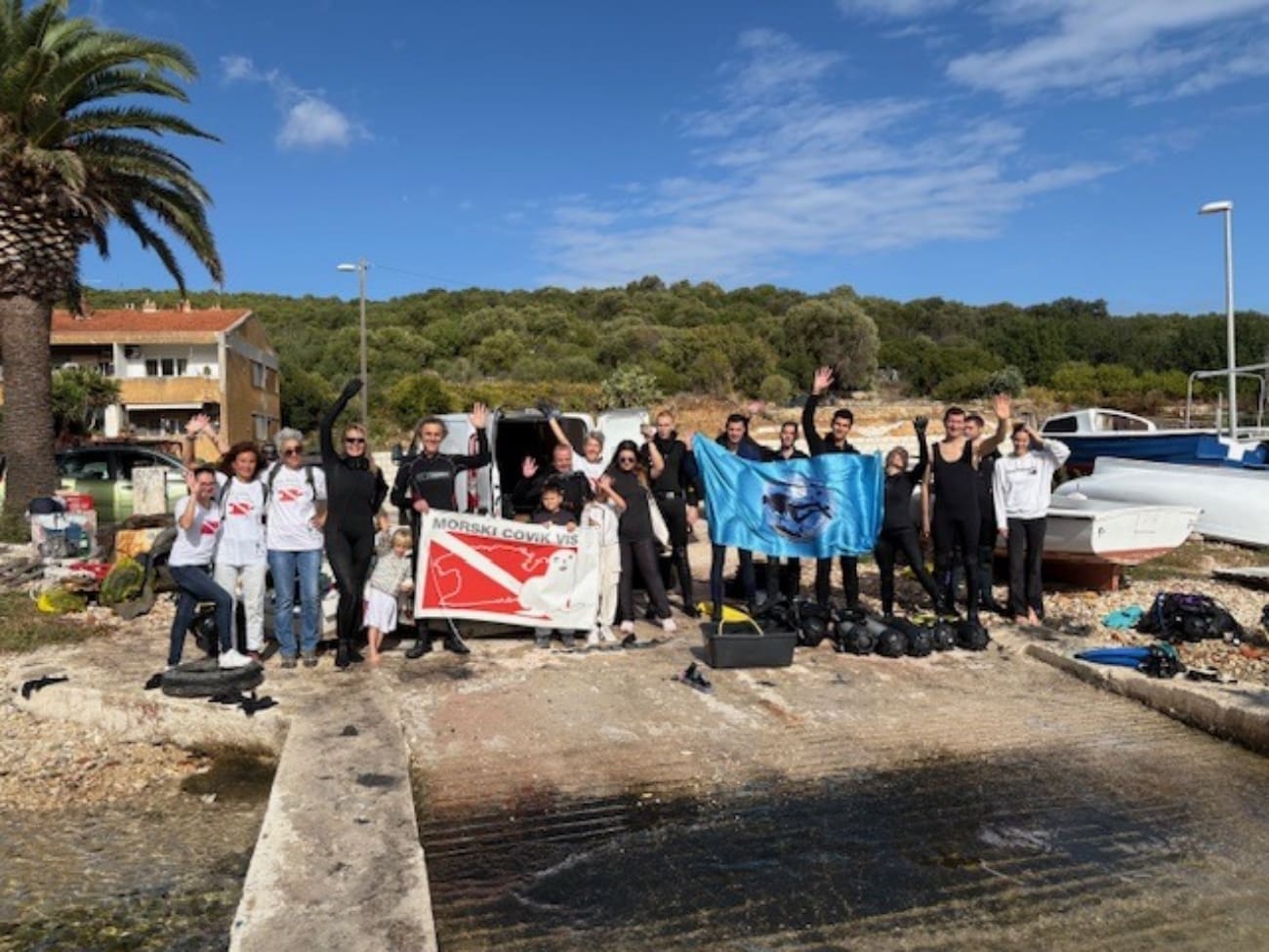 U Viškoj uvali održana ekološka akcija čišćenja podmorja „Neću smeće – daj mi vreće“