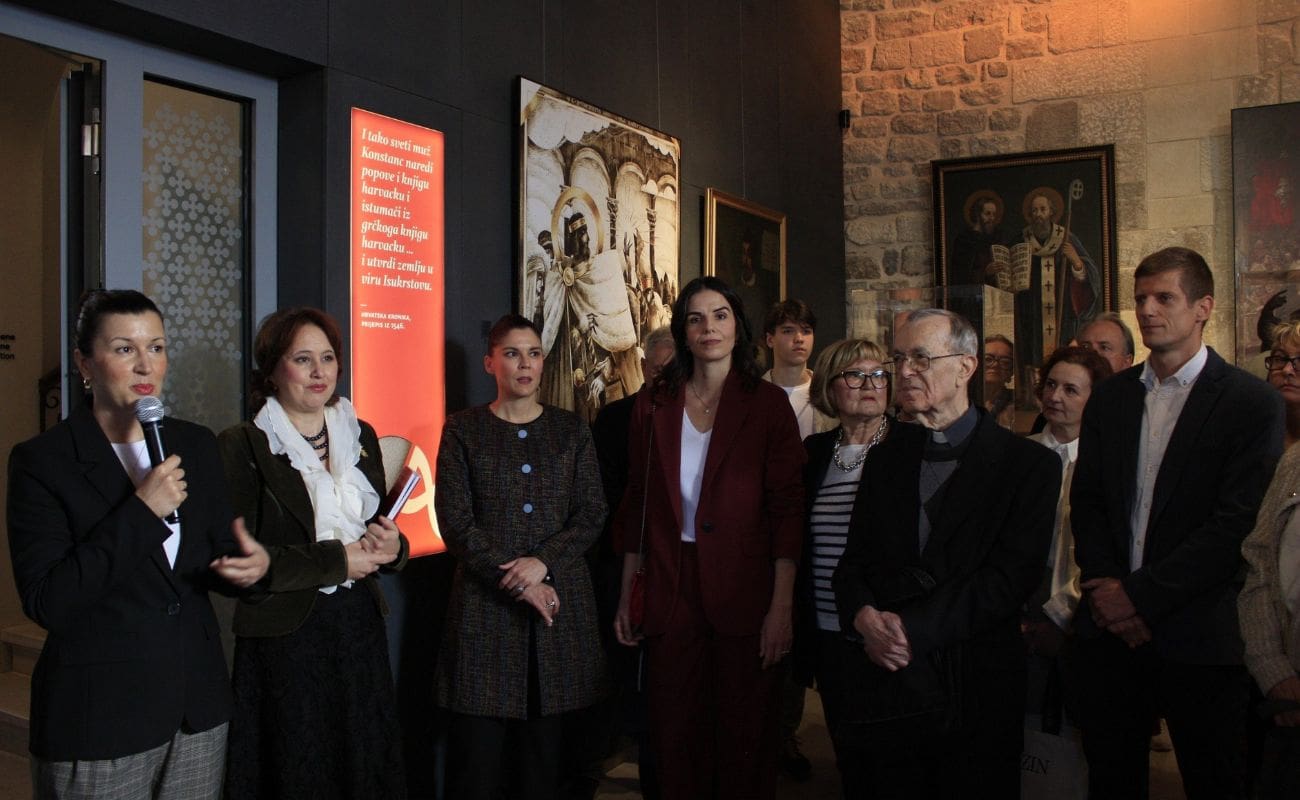 U Staroj gradskoj vijećnici otvorena izložba “Povijest koja ne šuti: glagoljaštvo u Splitu”