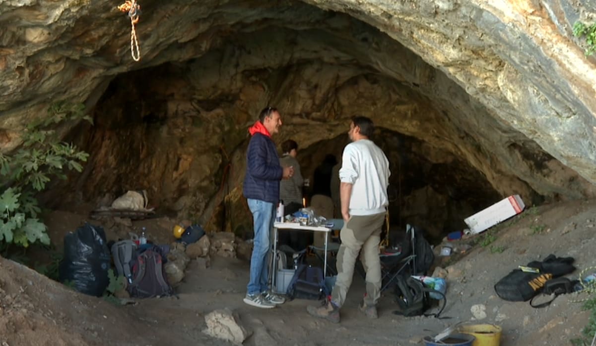 SENZACIONALNO OTKRIĆE Arheolozi u Dalmaciji pronašli tragove neandertalaca i ognjište staro 35 tisuća godina