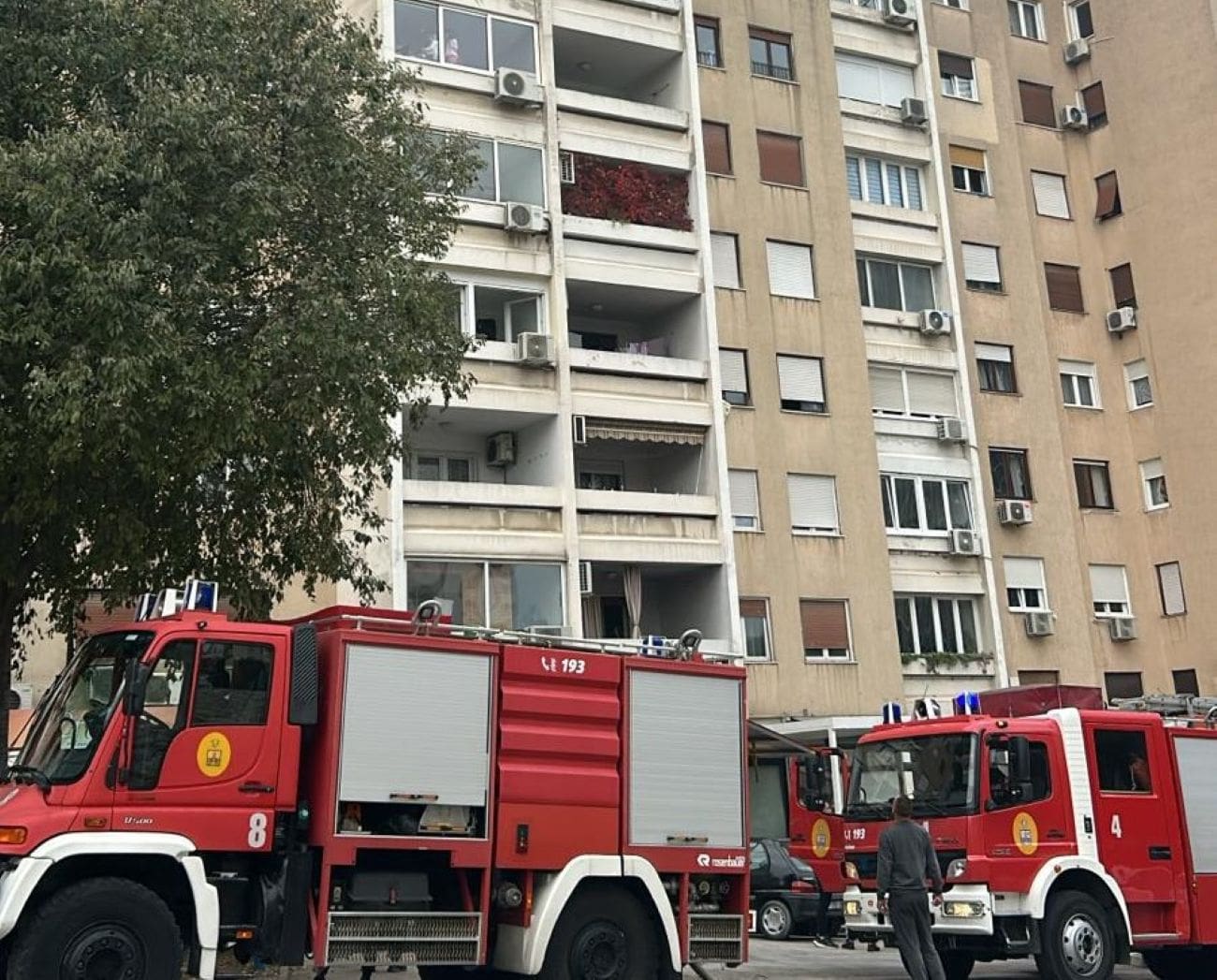 FOTO Izbio požar u stanu na sedmom katu u Splitu