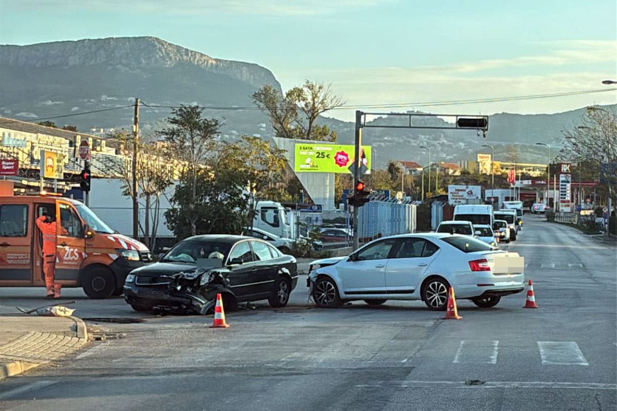Ranojutarnja nesreća u Splitu: Sudarili se Škoda i Volkswagen
