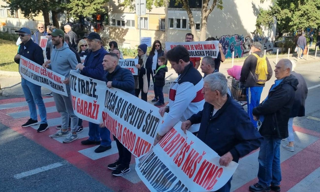 Prosvjed na Plokitama: Za ključni problem Siromašne bori se niti 50-ak stanara