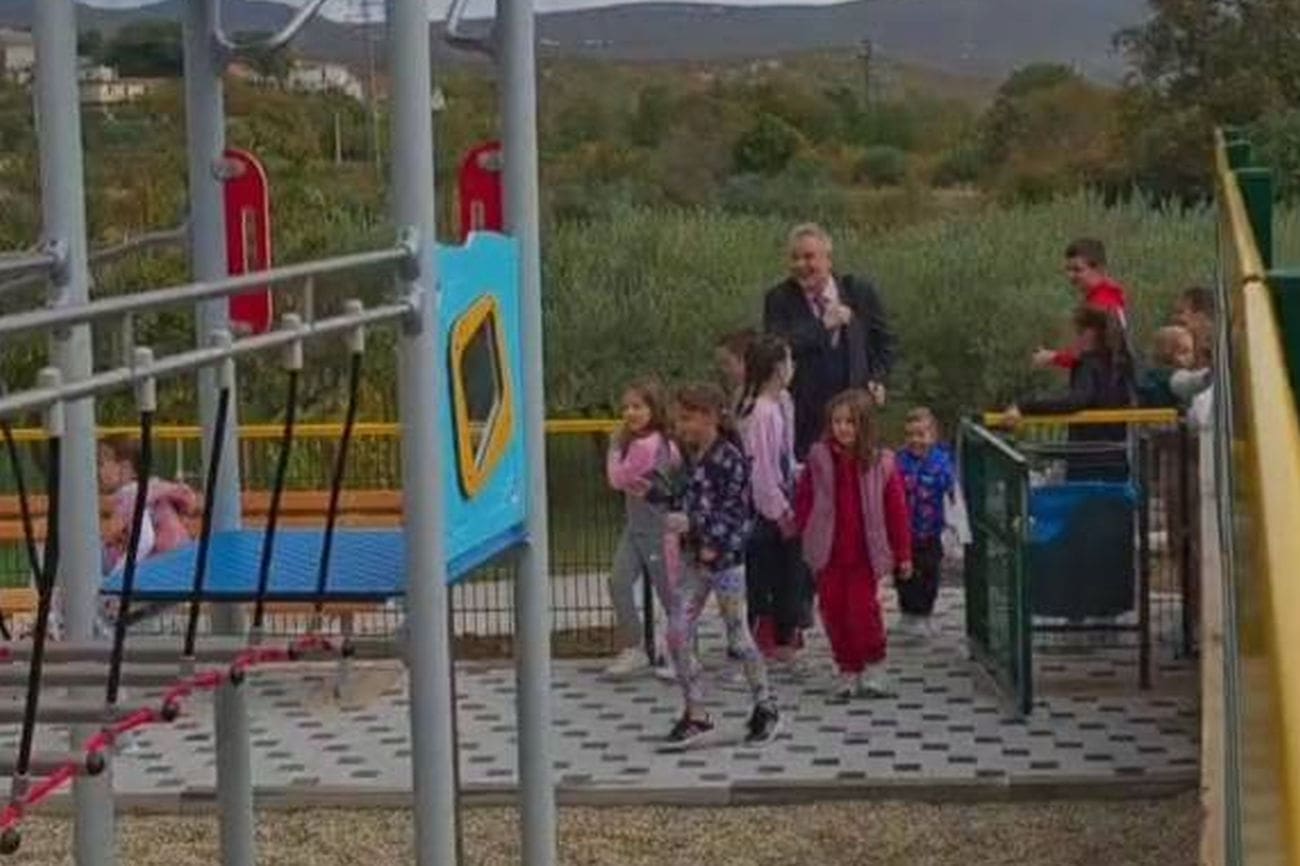 Otvoreno novo dječje igralište i teretana na otvorenom u Trnbusima