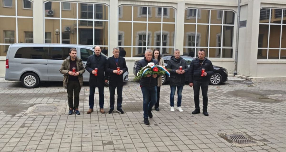 Miro Bulj položio vijence za Andriju Alčića i Ivana Poljaka Sokola