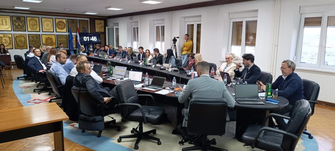 Živahna rasprava u Banovini: splitski vijećnici tek na 14. od 52 točke dnevnog reda