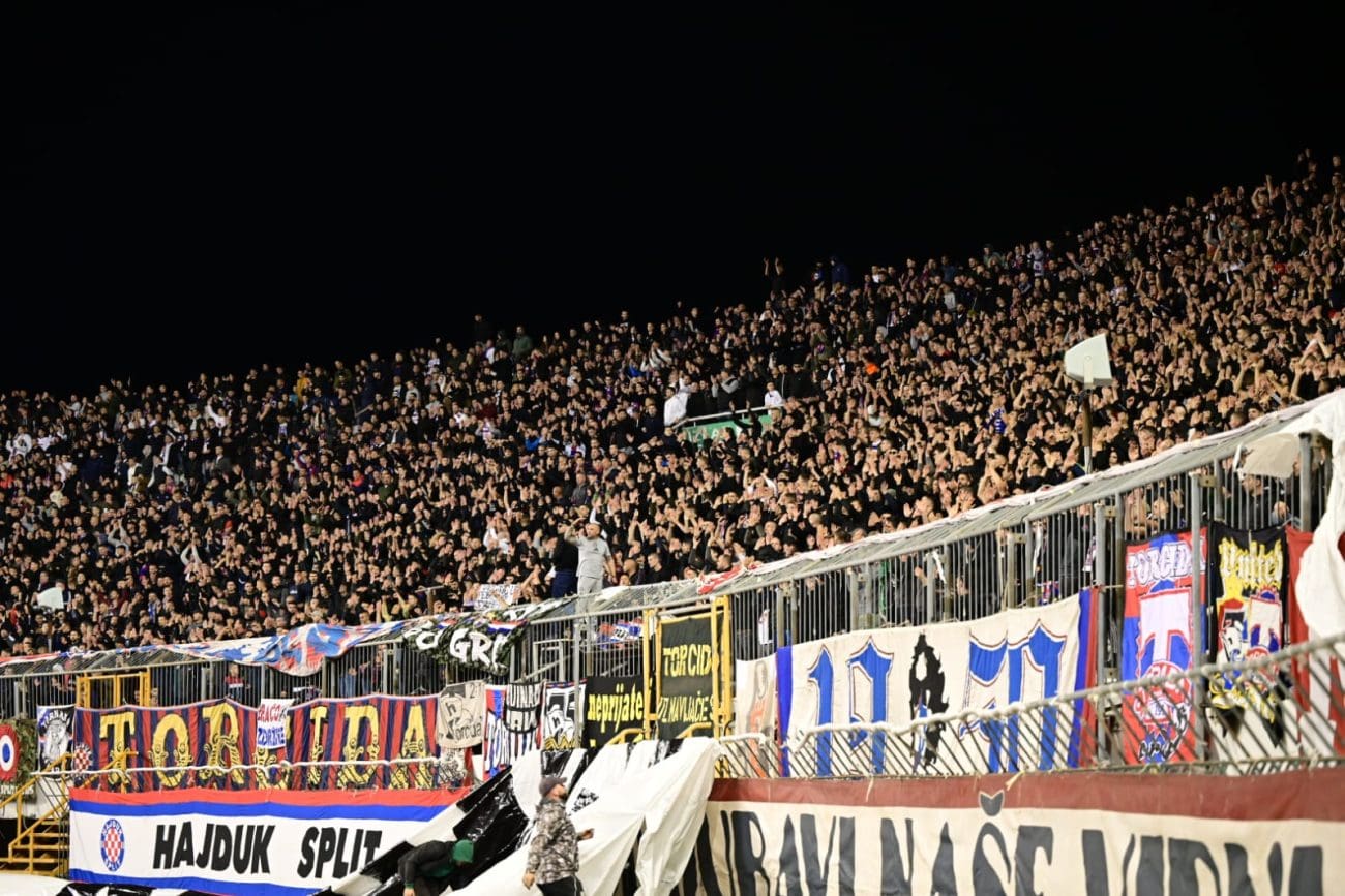 Veselo je bilo u svlačionici Hajduka. Pogledajte kako su Bijeli proslavili pobjedu nad Osijekom