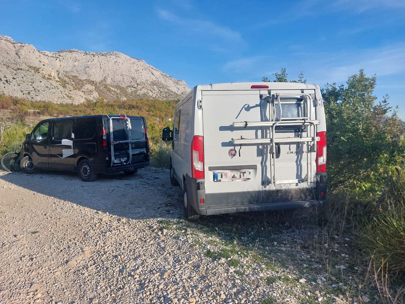 Stranci kampirali i bušili stijene na Mosoru: Komunalno redarstvo izlazi na teren