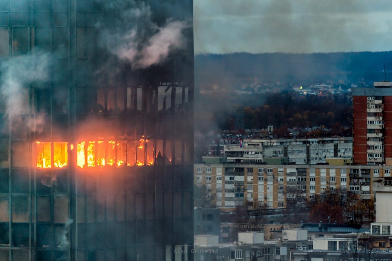 Policija: Zgradu Vjesnika su zapalila dvojica 18-godišnjaka