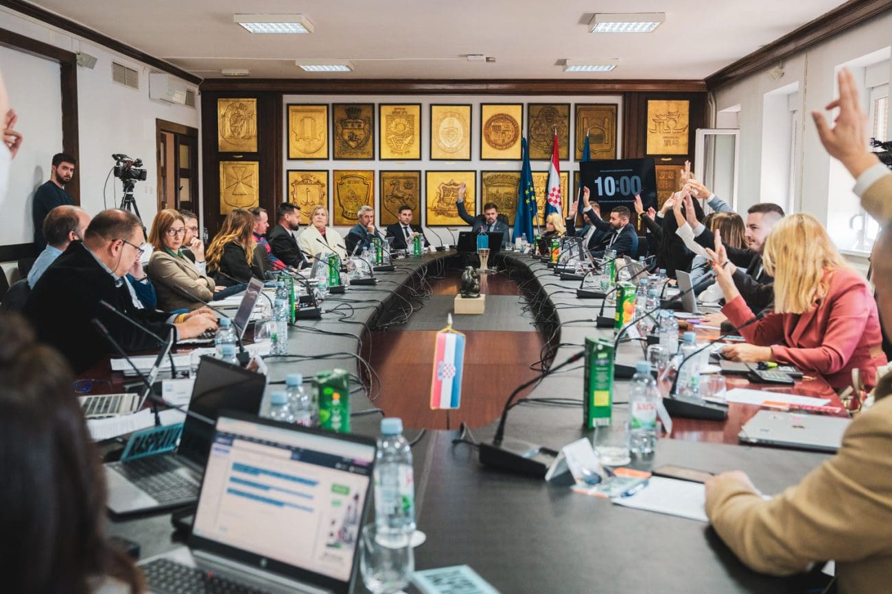 BURNO I NAPETO Skoko i Bekavac odmah su se "pofajtali": "Nemojte biti nervozni". Uključio se Stanišić: "Očekivano je da Skoko provocira"