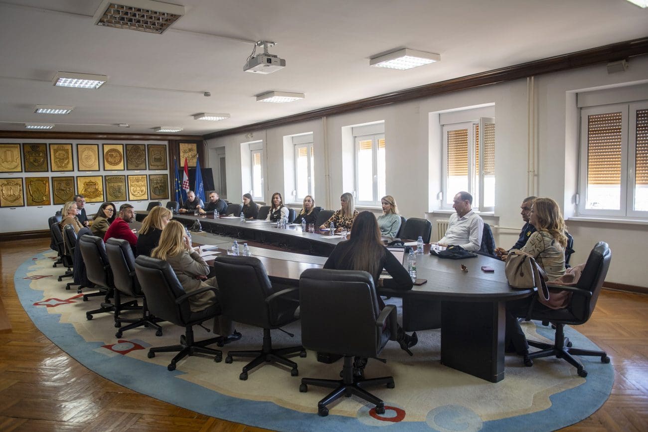 Splićani, oprez! Neodgovorna uporaba pirotehnike mogla bi vas skupo koštati. Ovo je apel Vijeća za prevenciju kriminaliteta Grada Splita