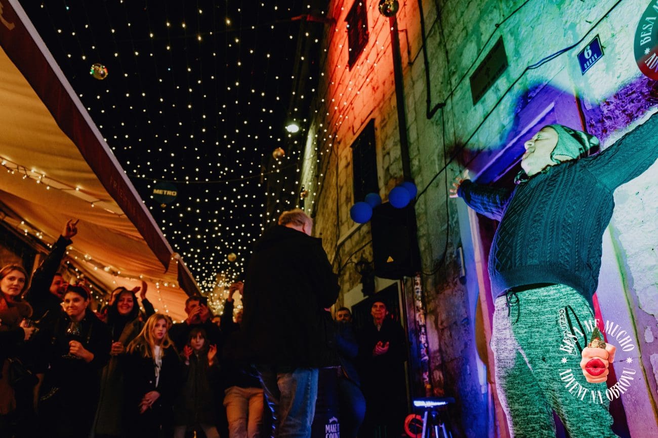 Lip Sync Show večeras na Obrovu! Odaberite najdražu pjesmu, pokažite uvjerljivost na stageu i osvojite nagrade